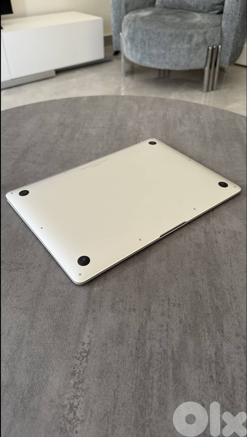 MacBook Air M1 (2020) - 8GB RAM, 256GB SSD - 13-inch Retina 3