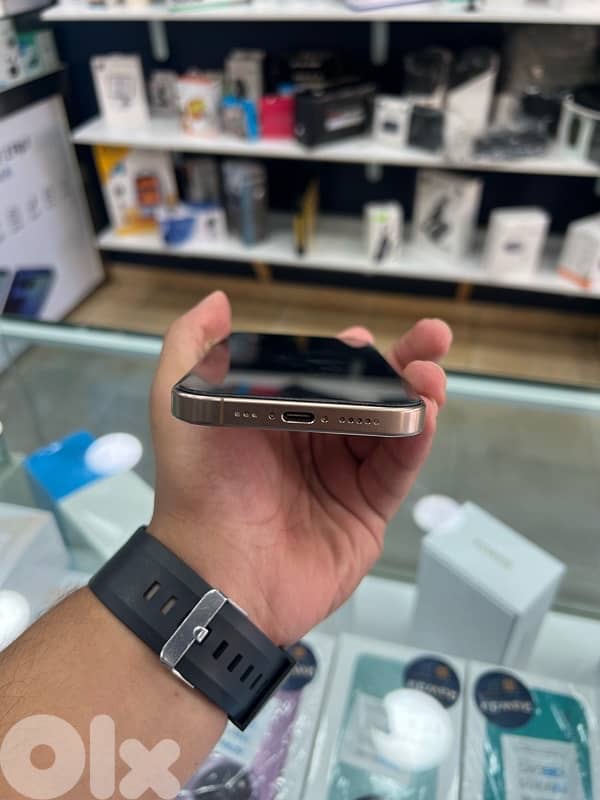 iphon 16 pro 1tera 3