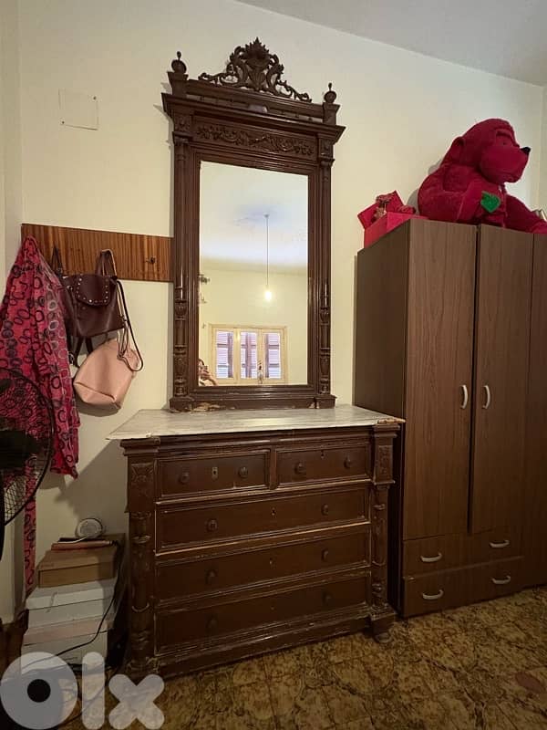 Full dining room & salon 3