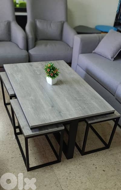 Center table. طاولة نصف ه قطع