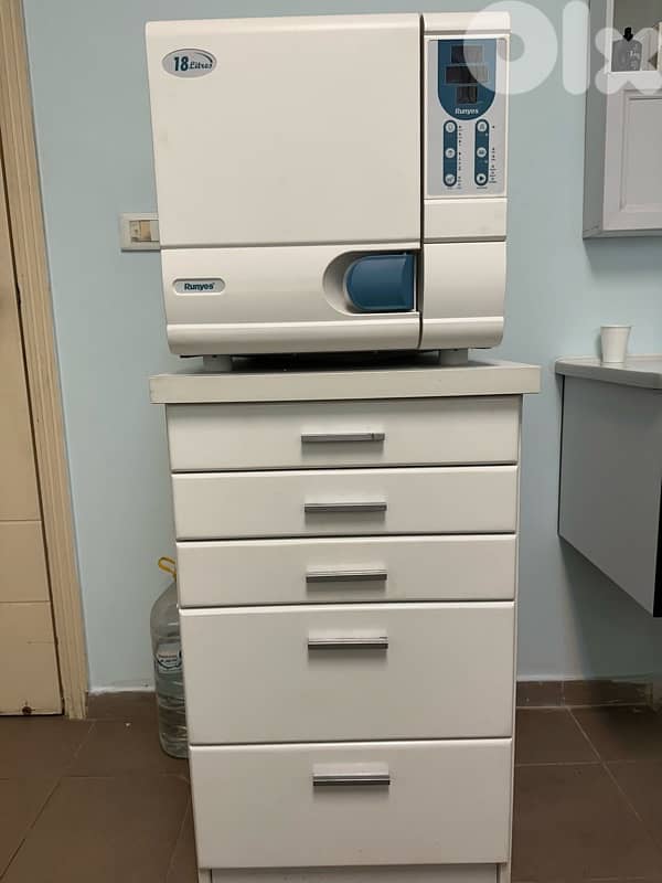 عيادة طبيب أسنان بحالة ممتازة مجهزة كاملة في الحارة للبيع بداعي السفرر 5