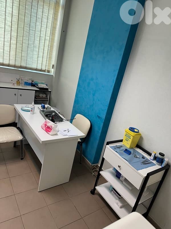 عيادة طبيب أسنان بحالة ممتازة مجهزة كاملة في الحارة للبيع بداعي السفرر 7