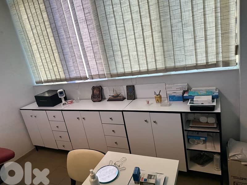 عيادة طبيب أسنان بحالة ممتازة مجهزة كاملة في الحارة للبيع بداعي السفرر 10