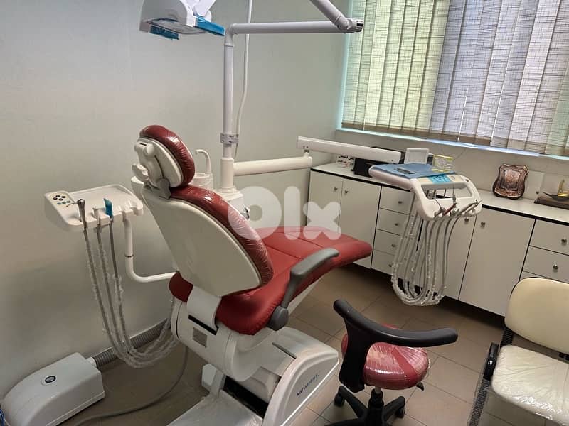 عيادة طبيب أسنان بحالة ممتازة مجهزة كاملة في الحارة للبيع بداعي السفرر 4