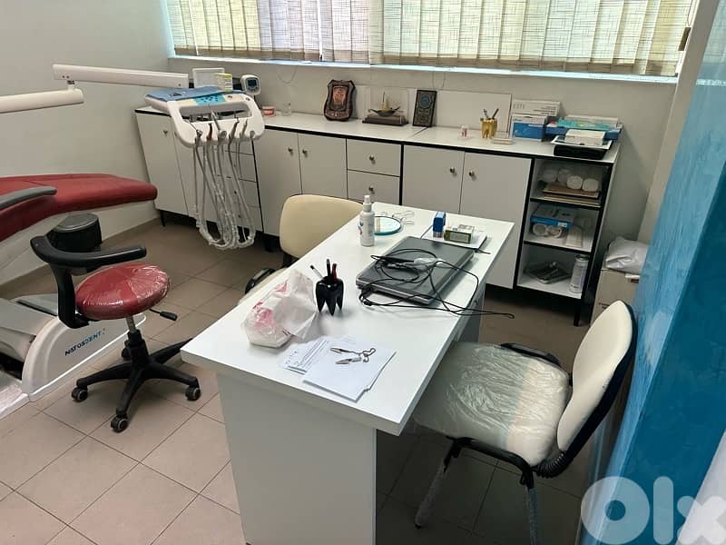 عيادة طبيب أسنان بحالة ممتازة مجهزة كاملة في الحارة للبيع بداعي السفرر 16