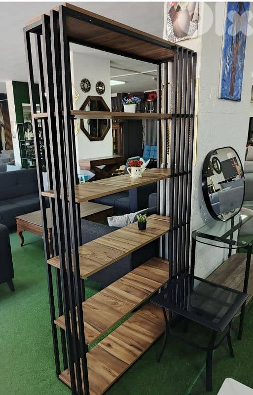 Iron vitrine فيترين حديد مع رفوف لاميكا 0