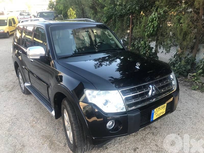 Mitsubishi Pajero 2011 0