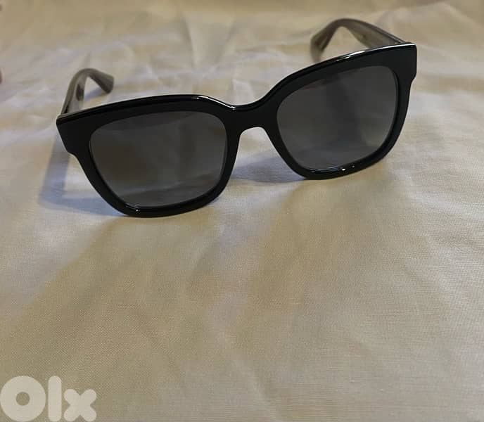 Authentic Gucci GG0034S 002 Sunglasses – Like New (Full Set) 1