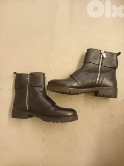 Stradivarius Original Boots (Size 40)