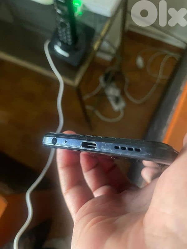 بحاله جيده قابل للبدل  vivo y33s 3