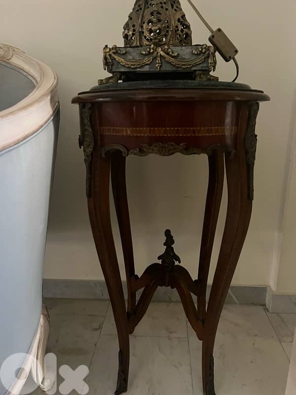 home decor and antiques 4