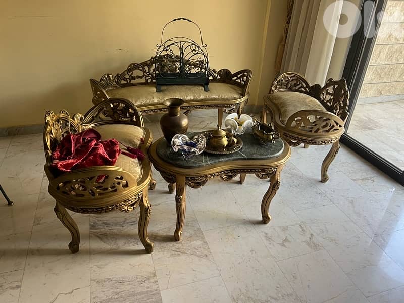 home decor and antiques 0