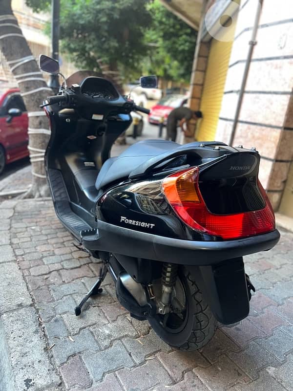 Honda Foresight 250 Se 4