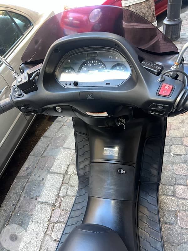 Honda Foresight 250 Se 8