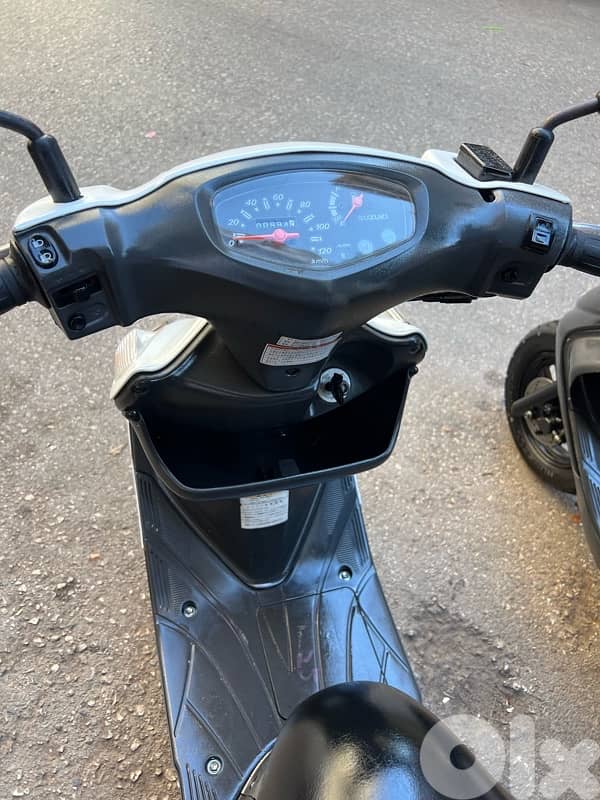 Suzuki Adress V 125 Japanese 7