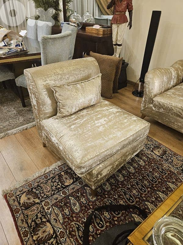 صالونات للبيع 1