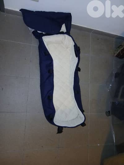 portable bed in good condition