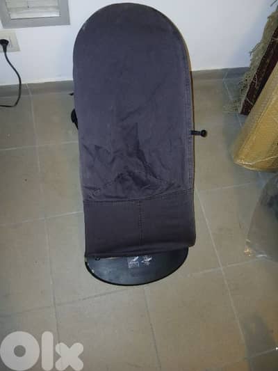 seat like a bed ,used for kids to lay down