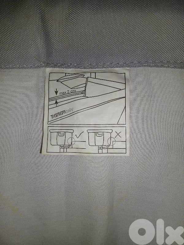 baby crib adjustable, very good condition 2