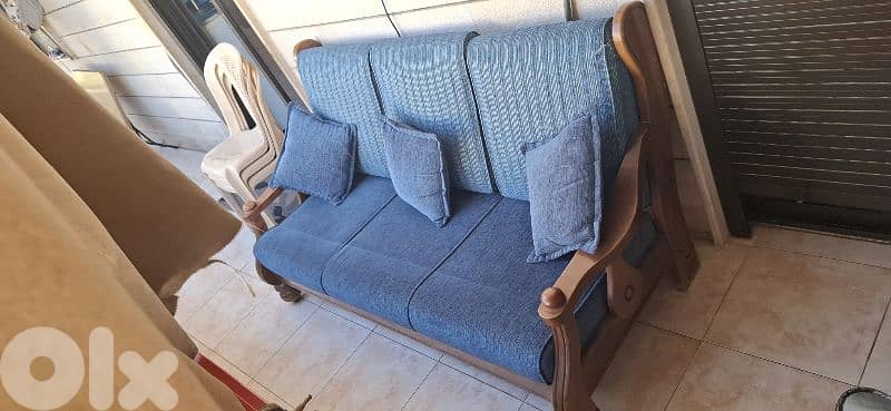 living room and curtain 0