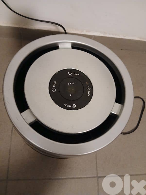 Philips air purifier and dehumidifier 1