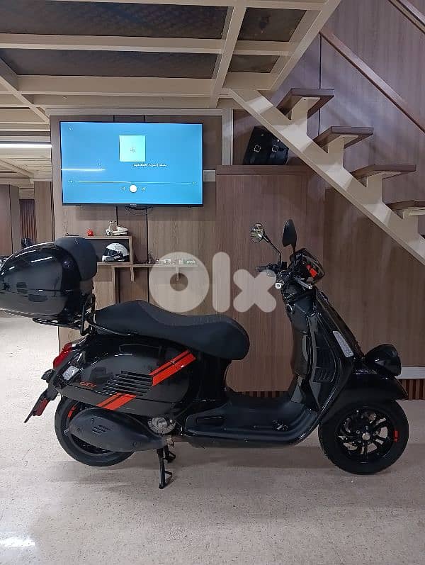 Vespa GTV like new 12900klm on odo still under ANB warranty 1