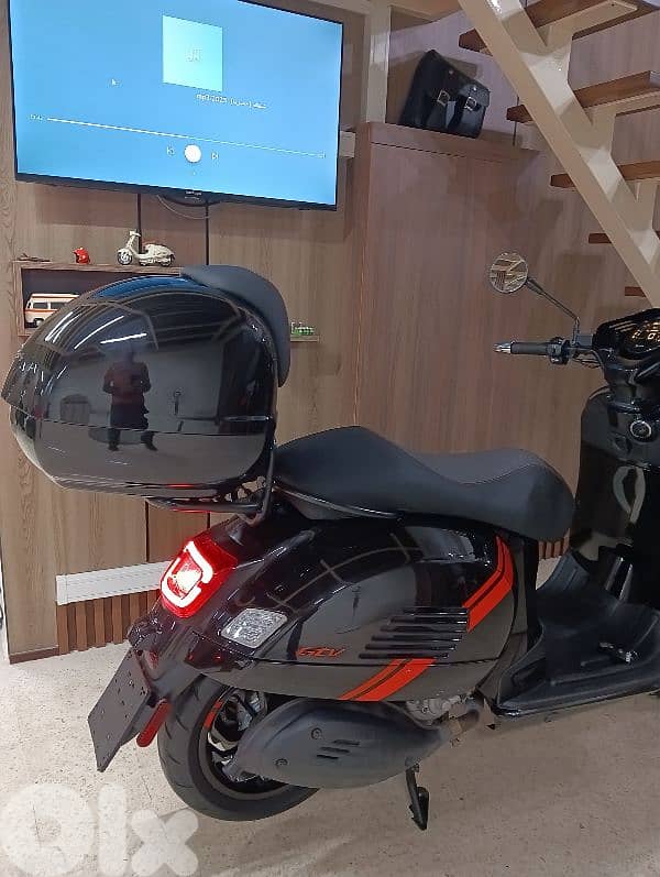 Vespa GTV like new 12900klm on odo still under ANB warranty 5