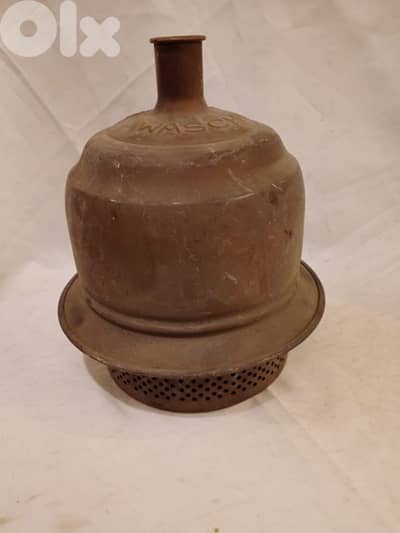 أداة قديمة جدا نحاس تستعمل للغسيل