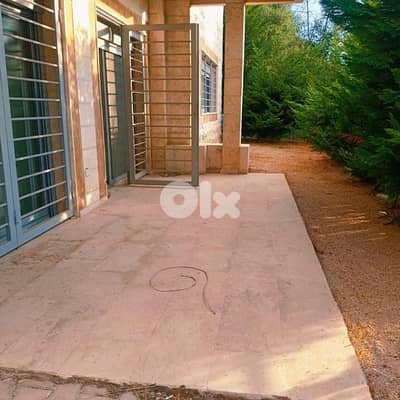 Spacious Apartment with Garden for sale in a nice street in Sehayle.