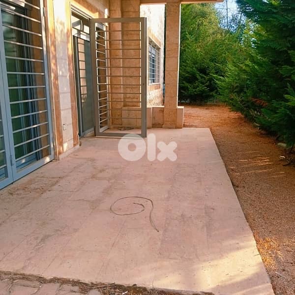 Spacious Apartment with Garden for sale in a nice street in Sehayle. 0