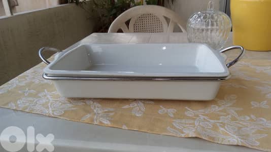 Porcelain oven dish with chrome serving rack – 35x25 cm