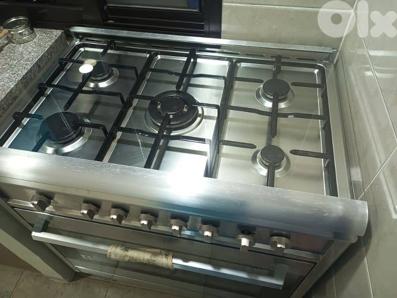 غاز خمس عيون و فرن 90 سم Campomatic silver 0