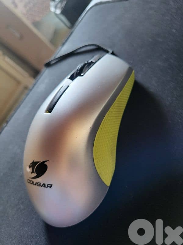 15$ cougar 230m / 35$ Razer Deathadder v2 7
