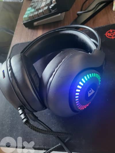 gaming headphone barely used for 2 days