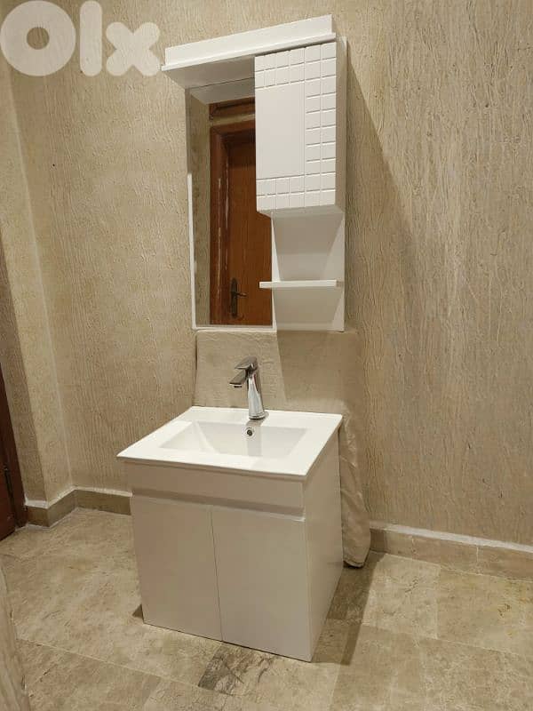 مغسلة حمام صغيرة للاماكن الحرجة مع خزانة مقاوم للرطوبة توصيل مجاني 4