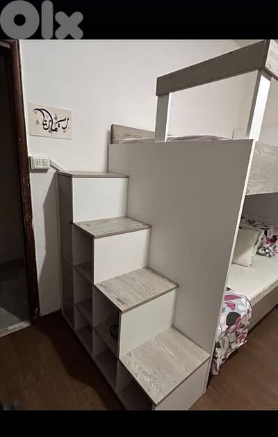 سرير طابقين