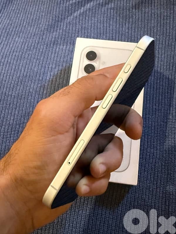 Iphone 16 128gb Like new مش مفكوك 5