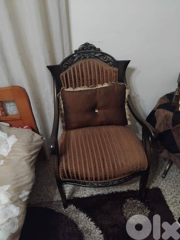 صالون مودرن مرتب نظيف جدا 5