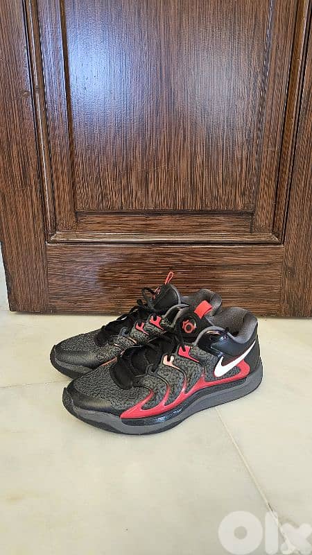 ORIGINAL NIKE BASKETBALL SHOES 0