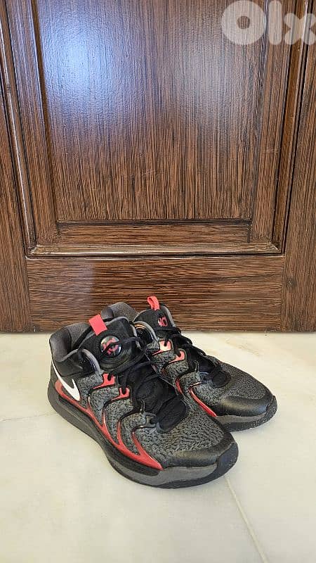 ORIGINAL NIKE BASKETBALL SHOES 3