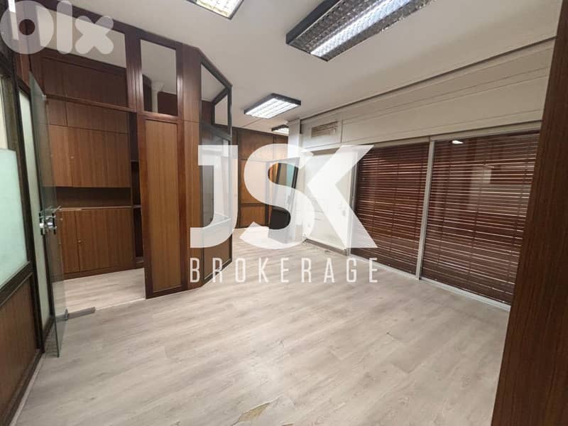 L19594 - 400 SQM Office For Rent in Badaro 0