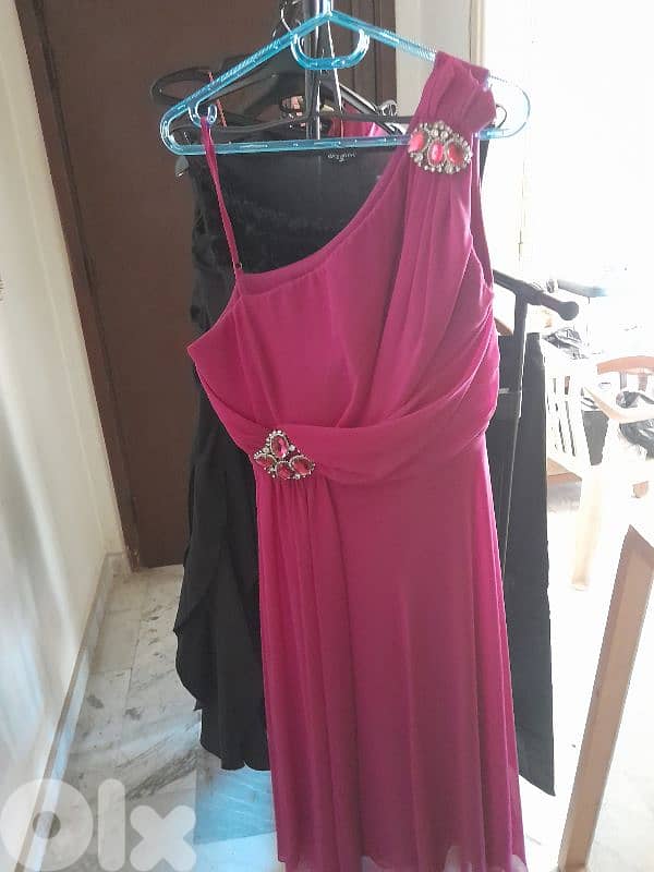 اوتليت . . فساتين لجميع المناسبات والكمية محدود وقياس مختلفة. للجادين فقط 5