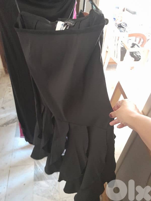 اوتليت . . فساتين لجميع المناسبات والكمية محدود وقياس مختلفة. للجادين فقط 6