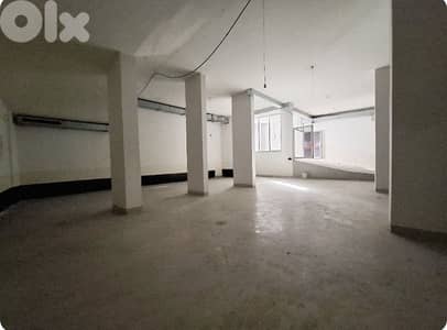 Warehouse 555 sqm in Hazmieh / classy building / easy access