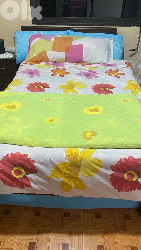 غرفة نوم كاملة مع الفرش 0