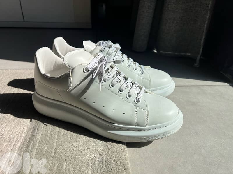 Alexander Mcqueens size 46 3