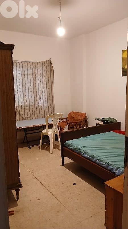 غرفة مستقلة للإيجار داخل شقة لشخص واحد لبناني، مطبخ وحمام مشترك 0