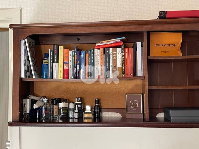 wooden bedroom - 2 beds - book shelf - desk 2