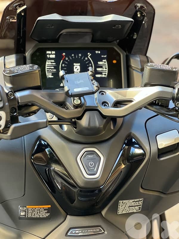 Yamaha Tmax TechMax DX 2024 1