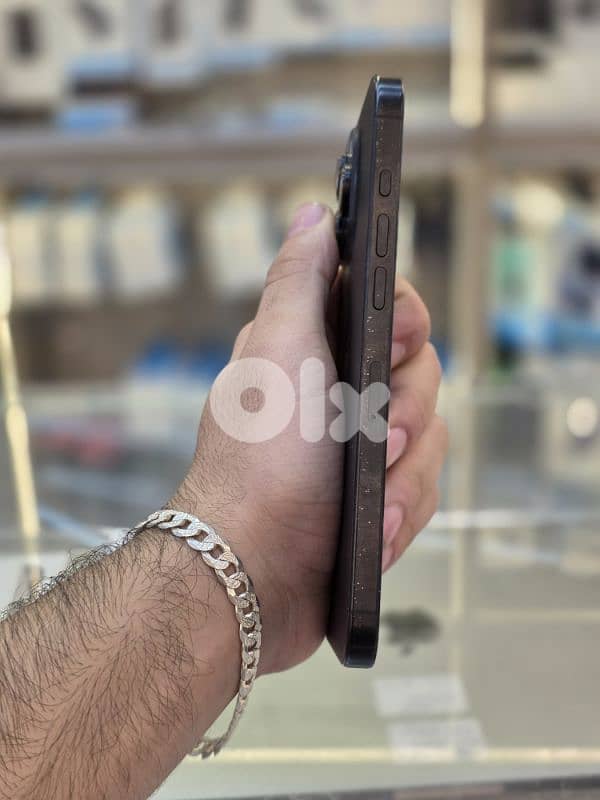 16 pro max 1tb  100%  130 cycle   June 17, 2026 1